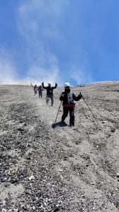 Volcán Copahue - Ascenso al Cráter (Todo Trekking)