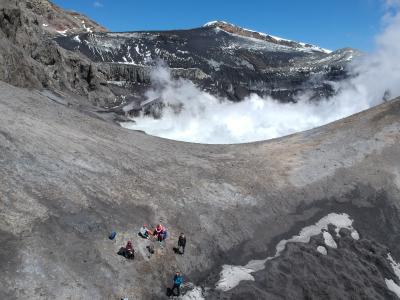 Volcán Copahue - Ascenso al Cráter (4x4 + Trekking)